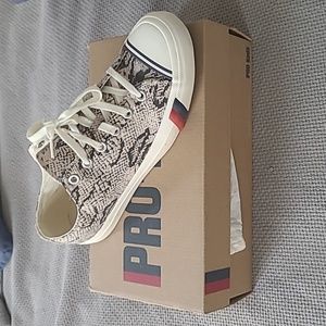 Men Pro-Keds Sneakers. Leopard print. 9.5.